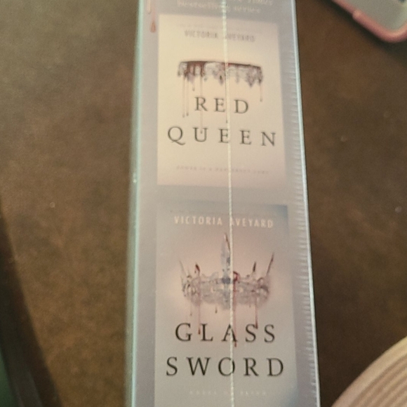 Book set Glass Sword-Red Queen - Picture 4 of 5